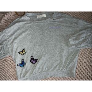 BOUTIQUE: Vintage Havana Free Spirit w/ Butterflies CrewNeck.. Retail $59.99